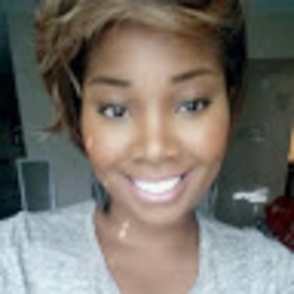 Meet your Posher, Karmella - Picture 1 of 1